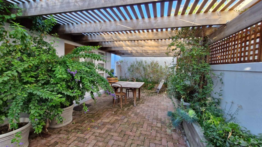 To Let 4 Bedroom Property for Rent in Lake Michelle Western Cape